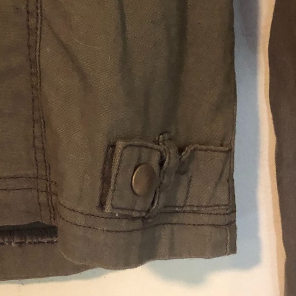 CUTE ARMY GREEN JACKET WITH CUTOUTS NWT SIZE M - Picture 8 of 9